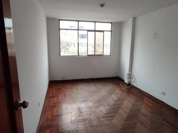 Casa En Venta En Urb. El Pinar - Comas