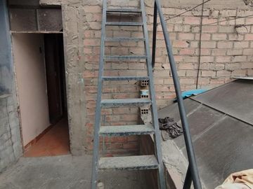 Casa En Venta En Urb. El Pinar - Comas