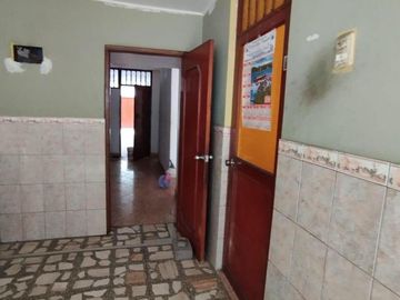Casa En Venta En Urb. El Pinar - Comas