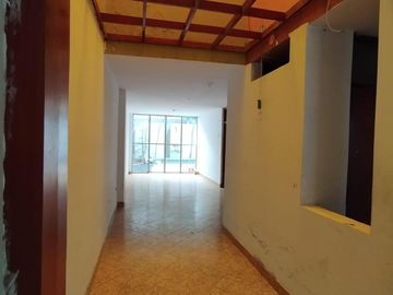 Casa En Venta En Urb. El Pinar - Comas