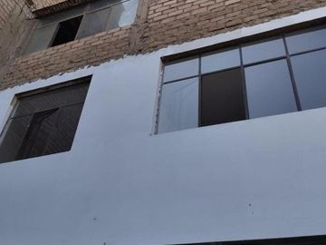 Casa En Venta En Urb. El Pinar - Comas