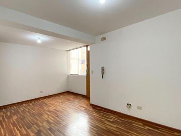 Se Vende Dpto En Mayorazgo A 2 Cuadras De La Pre De La Univ. De Lima