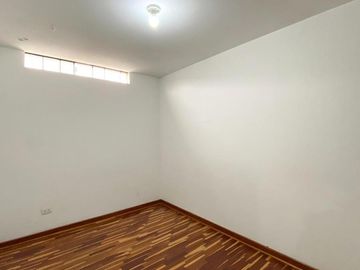 Se Vende Dpto En Mayorazgo A 2 Cuadras De La Pre De La Univ. De Lima