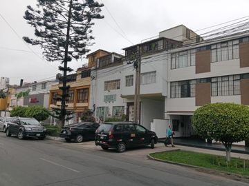 VENTA DE DEPARTAMENTO EN LINCE
