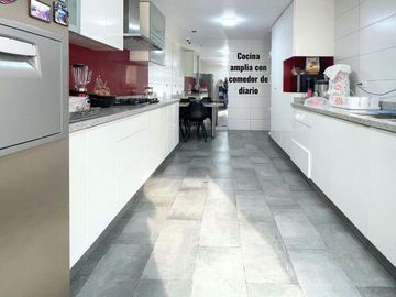 Venta de Casa Renovada En Zona Estrategica De Surco
