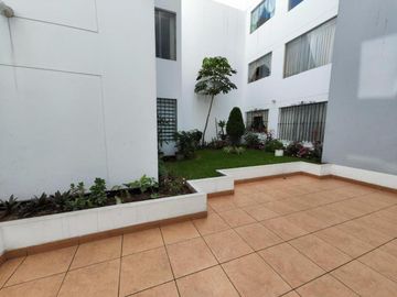 En Venta Depa 99 M2 Amoblado C/Estacionamiento – Jesús María