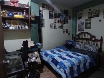 Se Vende Casa De Tres Pisos Frente Al Terminal Pesquero