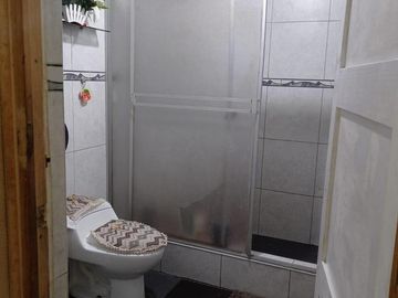 Se Vende Casa De Tres Pisos Frente Al Terminal Pesquero