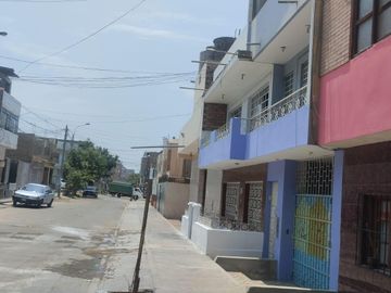 Venta De Casa En Jr. Santa Rosa-Comas