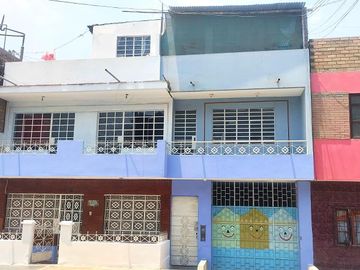 Venta De Casa En Jr. Santa Rosa-Comas