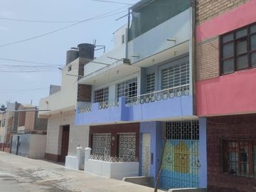 Venta De Casa En Jr. Santa Rosa-Comas