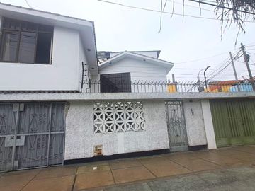 Venta Casa En Cercado, Limite Pueblo Libre Y Breña
