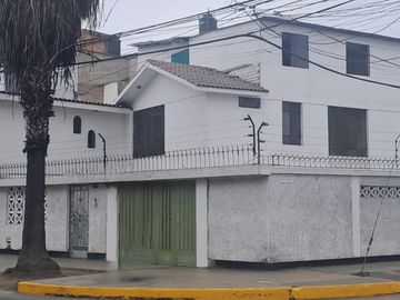Venta Casa En Cercado, Limite Pueblo Libre Y Breña
