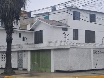 Venta Casa En Cercado, Limite Pueblo Libre Y Breña