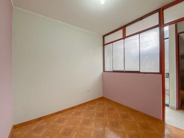 Venta De Casa En Urb. Alameda De Lima Norte I, Distrito De Santa Rosa, Lima