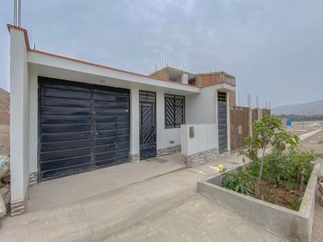 Venta De Casa En Urb. Alameda De Lima Norte I, Distrito De Santa Rosa, Lima