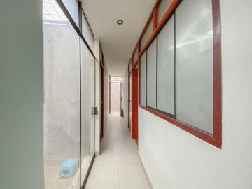 Venta De Casa En Urb. Alameda De Lima Norte I, Distrito De Santa Rosa, Lima