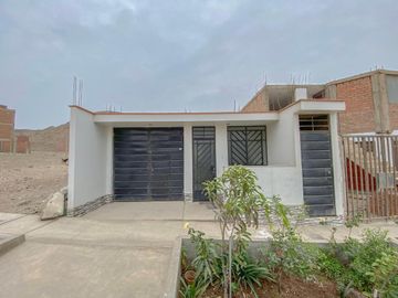 Venta De Casa En Urb. Alameda De Lima Norte I, Distrito De Santa Rosa, Lima