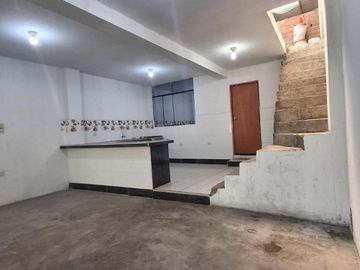 Casa En Venta 2 Pisos Huascar-San Juan Lurigancho