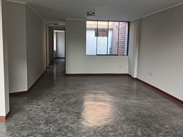 Casa En Venta En Urb. Primavera - Comas