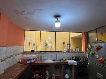Casa En Venta Al Costado Del Terminal Pesquero