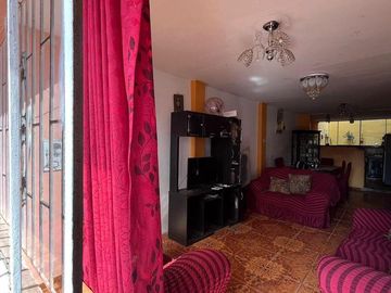 Casa En Venta Al Costado Del Terminal Pesquero