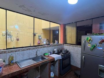 Casa En Venta Al Costado Del Terminal Pesquero