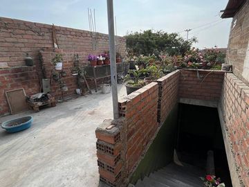 Casa En Venta Al Costado Del Terminal Pesquero