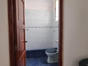 VENTA DE LOCAL COMERCIAL EN AV. PALERMO-LA VICTORIA
