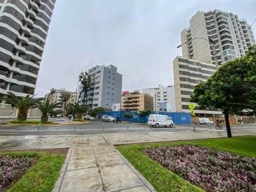 Dúplex en Miraflores Cerca Al Malecón Cisneros Y Embajada De Brasil