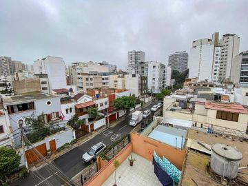Dúplex en Miraflores Cerca Al Malecón Cisneros Y Embajada De Brasil