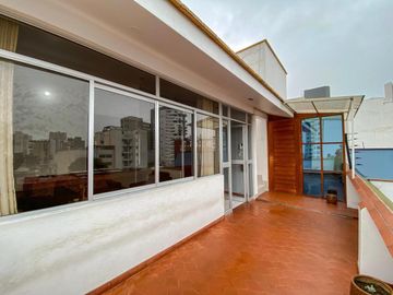 Dúplex en Miraflores Cerca Al Malecón Cisneros Y Embajada De Brasil