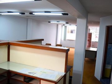 Alquiler Oficina Semi Amoblada - Espacio Ideal Para Estudios Profesionales