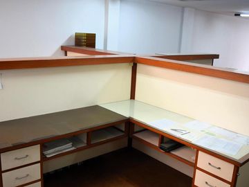 Alquiler Oficina Semi Amoblada - Espacio Ideal Para Estudios Profesionales