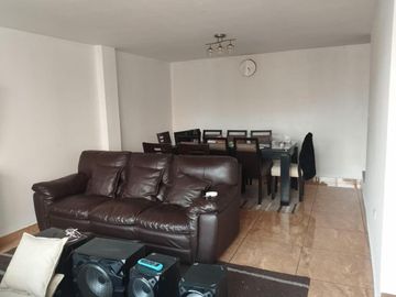 Departamento 130Mt2 Alquiler En Urb Santa Catalina, 3Er Piso