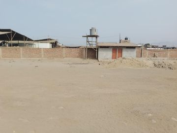 Alquiler De Amplio Terreno En Lurín