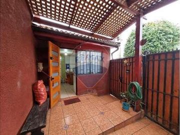 Venta casa acogedora zona residencial, Maipú.