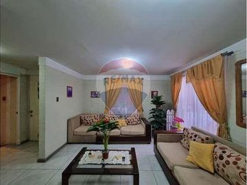 Venta casa acogedora zona residencial, Maipú.