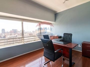 Oficina en Santiago con Vista Impresionante