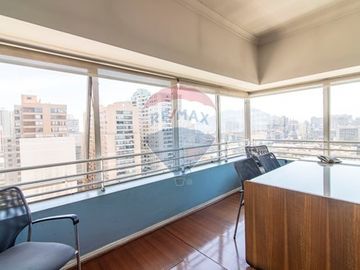 Oficina en Santiago con Vista Impresionante