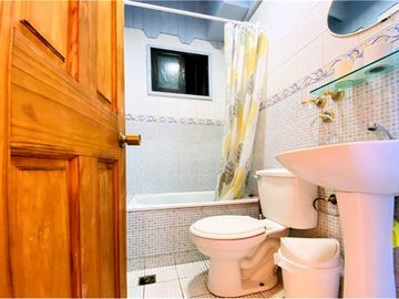 CASA EN VENTA EN ISLA NEGRA A PASOS DE LA PLAYA