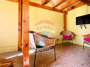 CASA EN VENTA EN ISLA NEGRA A PASOS DE LA PLAYA