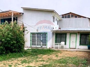 CASA EN VENTA EN ISLA NEGRA A PASOS DE LA PLAYA