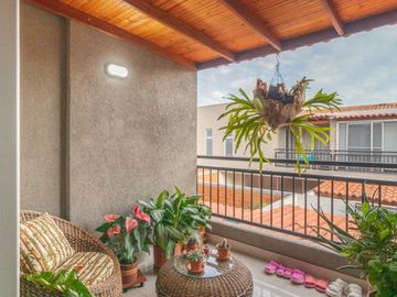 En Venta hermosa casa de 2 pisos en el Country, Jamundi