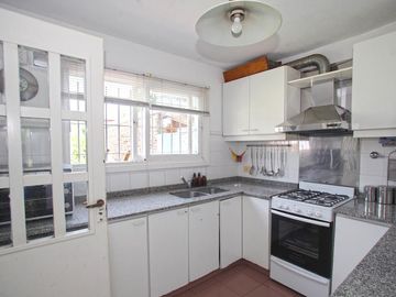 Casa de 4 dormitorios en el Bajo de San Isidro Obarrio  al 1000