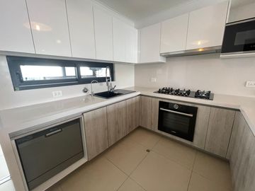 DEPARTAMENTO 105 M2,02 DORMITORIOS, FRENTE A PARQUE BADEN POWELL, MIRAFLORES