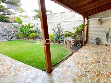 CASA DE 372 m2,05 DORMITORIOS, 02 JARDINES,RICARDO ANGULO, CORPAC, SAN ISIDRO
