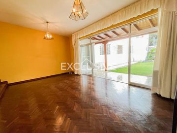 CASA DE 372 m2,05 DORMITORIOS, 02 JARDINES,RICARDO ANGULO, CORPAC, SAN ISIDRO
