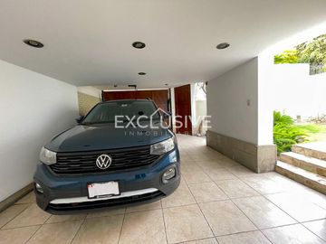 CASA DE 372 m2,05 DORMITORIOS, 02 JARDINES,RICARDO ANGULO, CORPAC, SAN ISIDRO