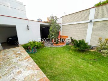 CASA DE 372 m2,05 DORMITORIOS, 02 JARDINES,RICARDO ANGULO, CORPAC, SAN ISIDRO